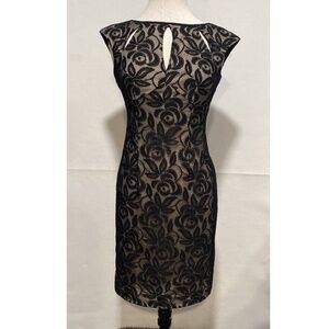 Maggie London Black Lace Sheath Sleeveless Dress